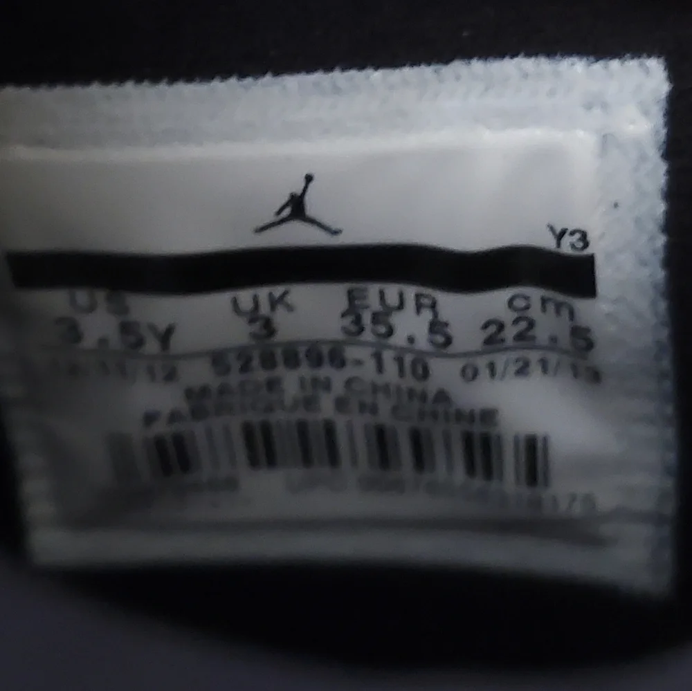 Rare DS OG all Air Jordan 11 retro low tuxedo 2013    XI gs women (Sample pair) - Picture 3 of 11